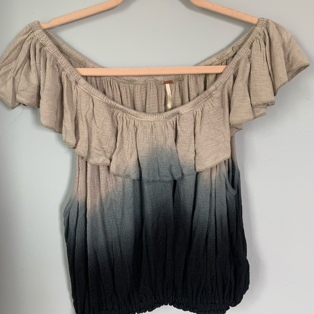 Off the shoulder ombré crop top